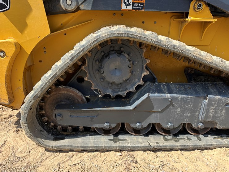 2019-deere-317g-image-45