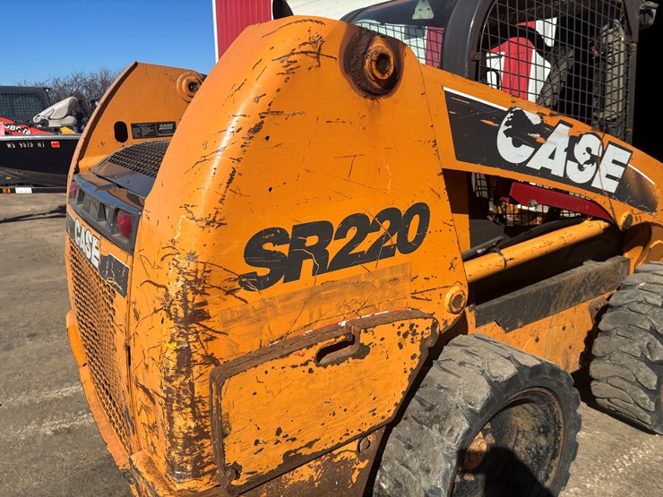 2011-case-sr220-image-15