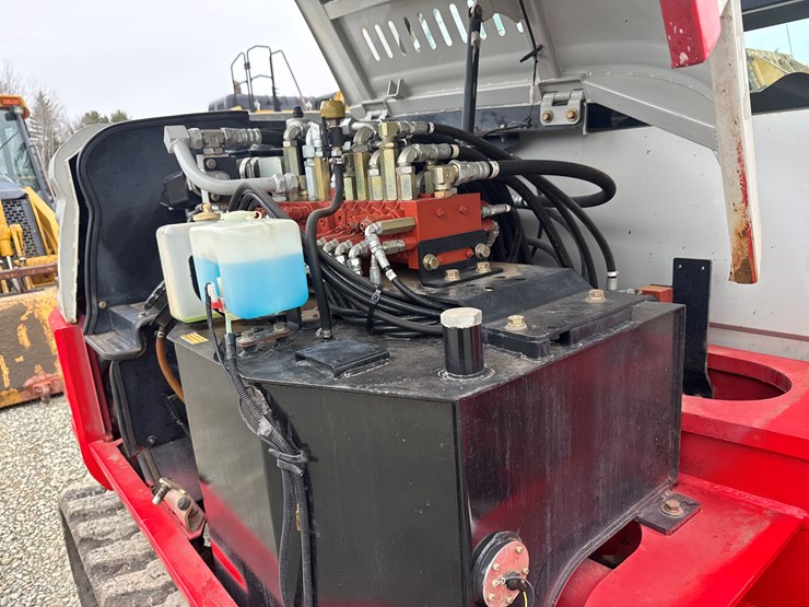 takeuchi-tb285-image-41