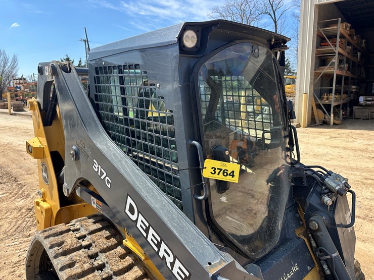 2019-deere-317g-image-17