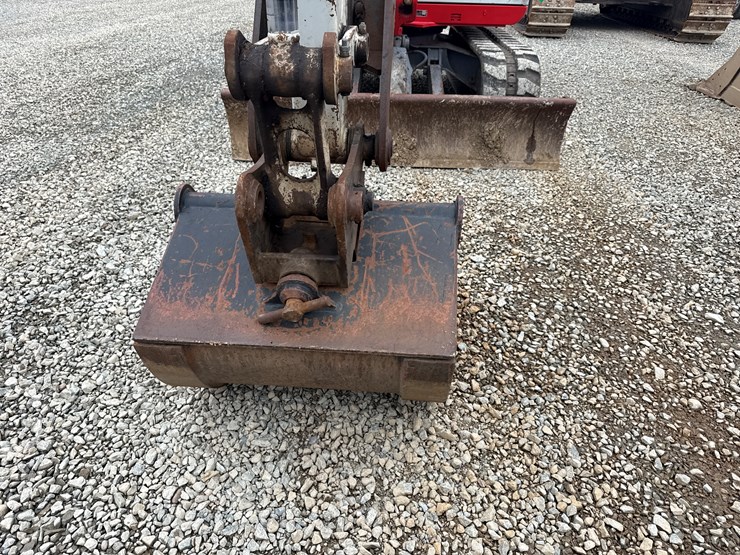 takeuchi-tb285-image-11