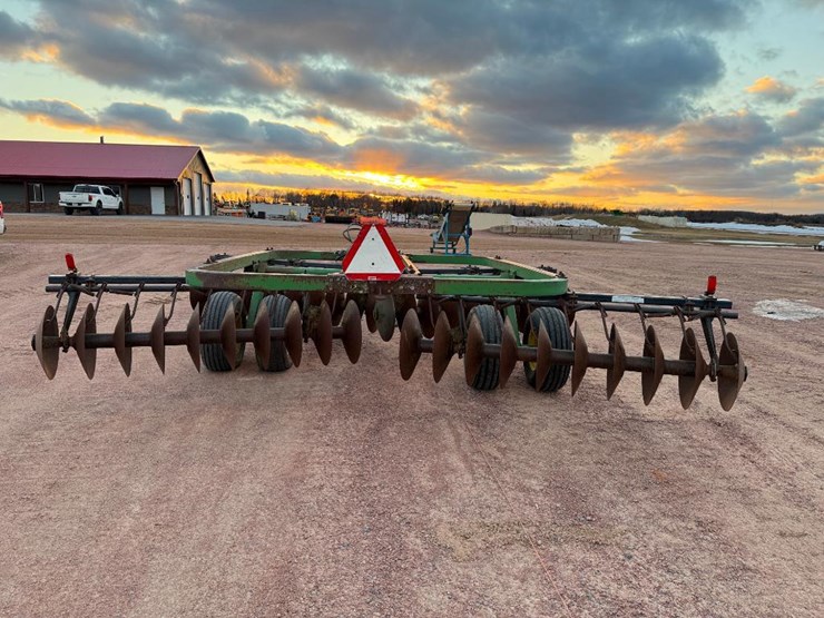 john-deere-210-image-4