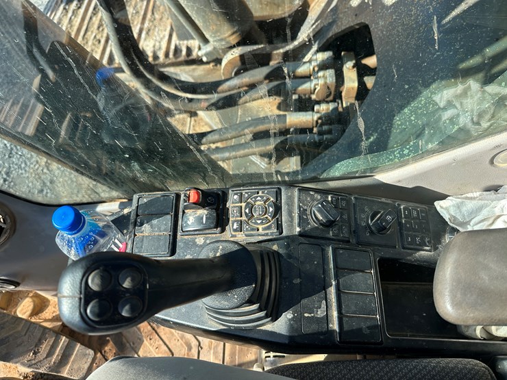 2017-volvo-ec350el-image-48