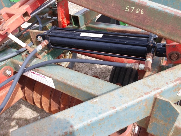 #5786-•-brillion-24’-cultipacker-\ufffd-model-x-108-image-12