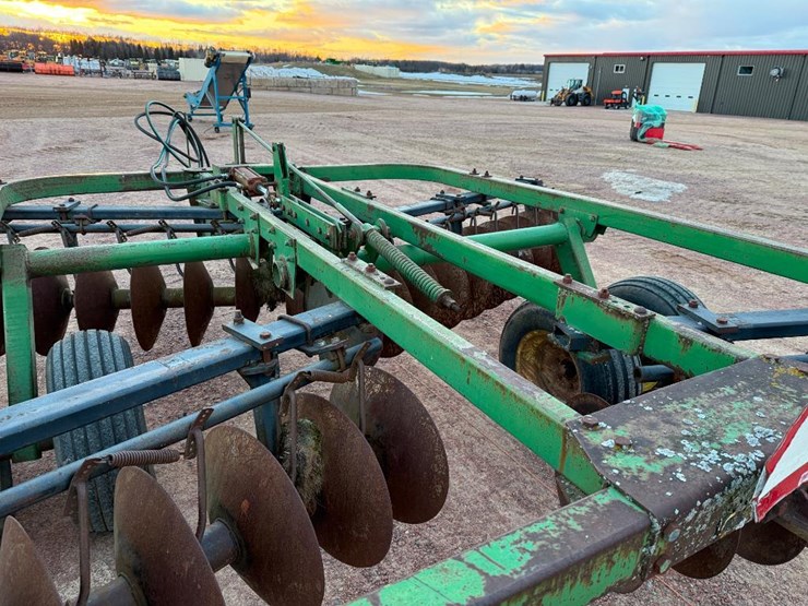 john-deere-210-image-22