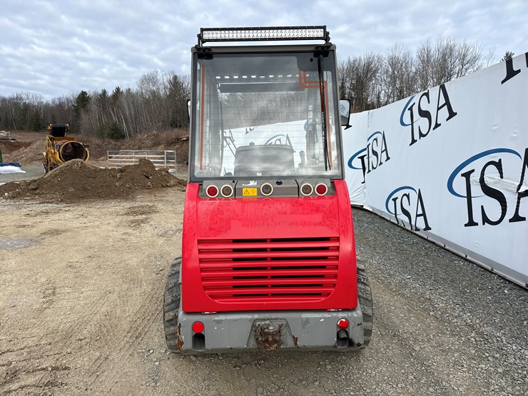 2014-takeuchi-tw40-image-4