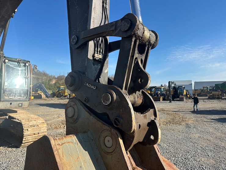 2017-volvo-ec350el-image-23