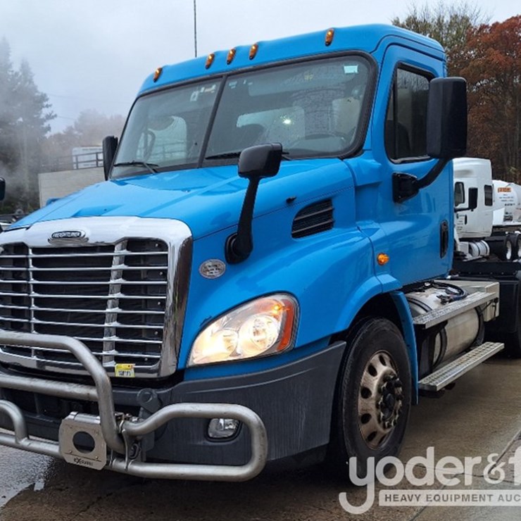 2016 FREIGHTLINER CASCADIA 113