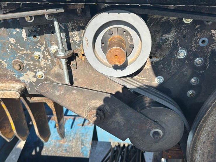 #142-•-2009-baker-3665d-portable-bandmill-image-17