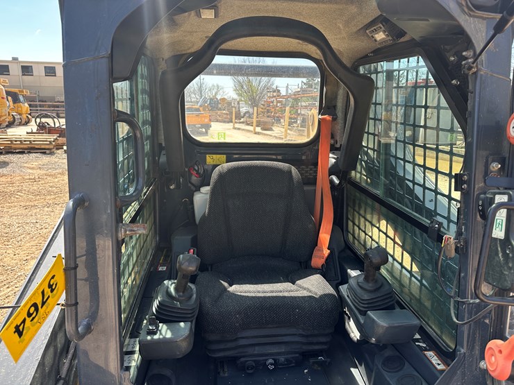 2019-deere-317g-image-29