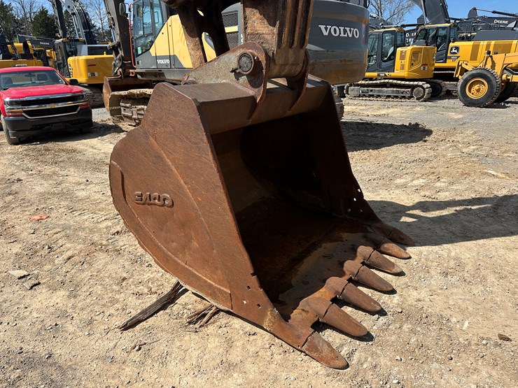 2016-deere-470g-lc-image-25