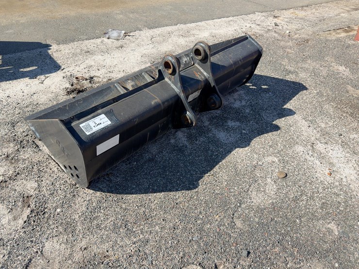 caterpillar-305-image-3