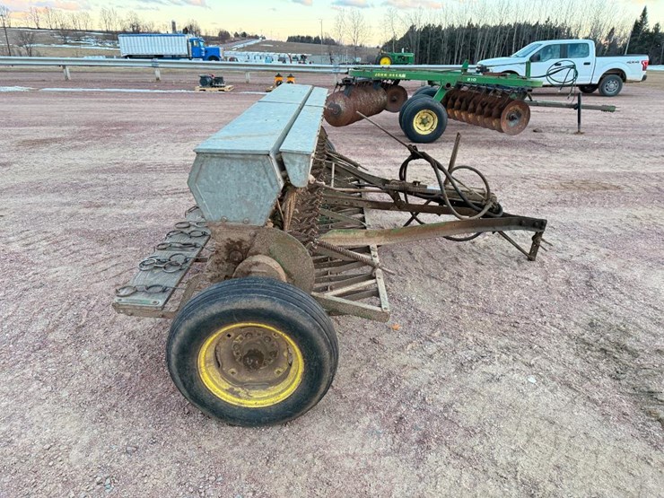 john-deere-b-image-3