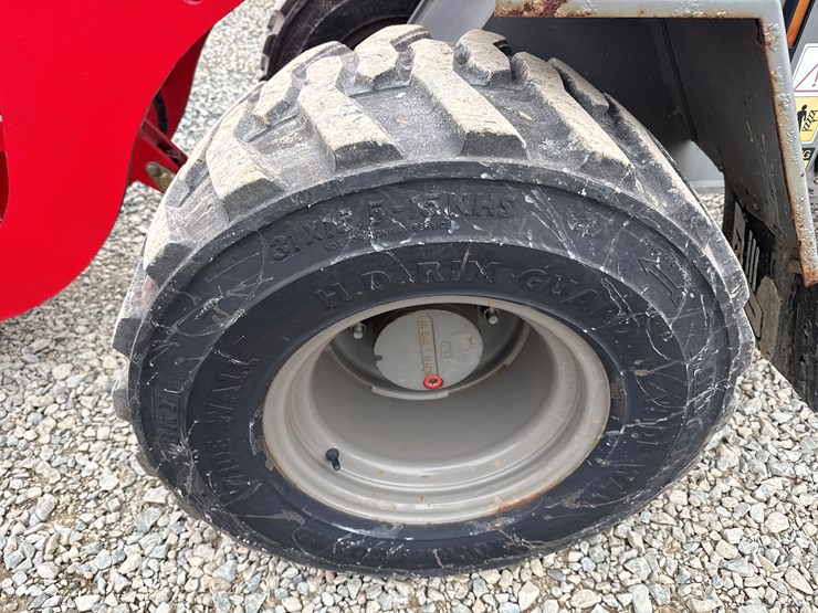 2014-takeuchi-tw40-image-51