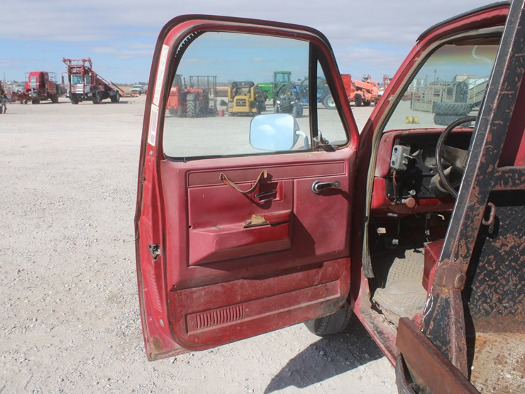 #3022-•-1980-chevy-silverado-3/4-ton-truck-with-flatbed-image-16