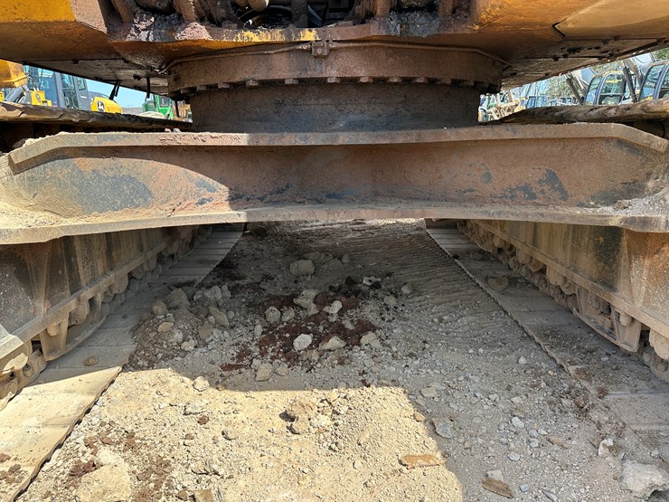 2016-deere-470g-lc-image-44