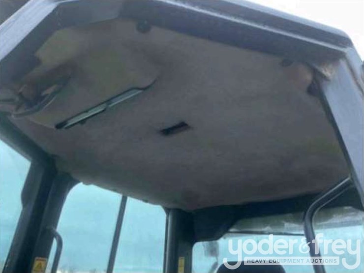 2014-caterpillar-d6k2-xl-image-24