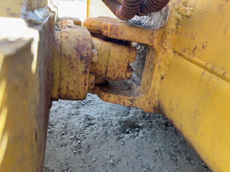 1994-caterpillar-d3c-iii-image-13