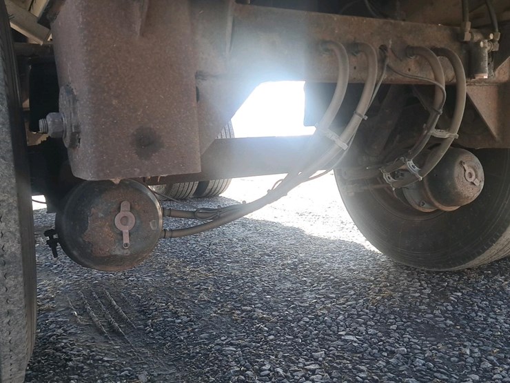 #131-•-2005-reitnourer-curtain-trailer-image-45