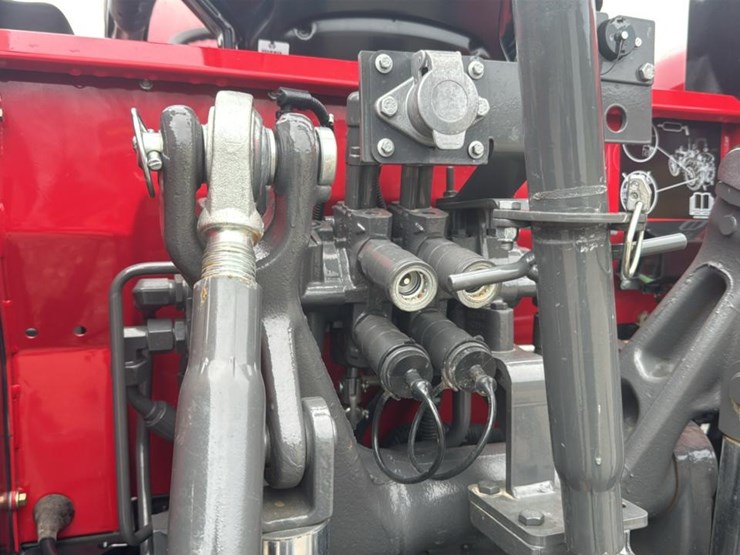2023-massey-ferguson-4707-image-48