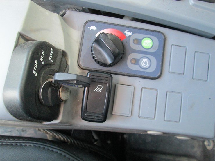 #37299-•-2015-kubota-kx155-5-hydraulic-excavator-11017-image-39