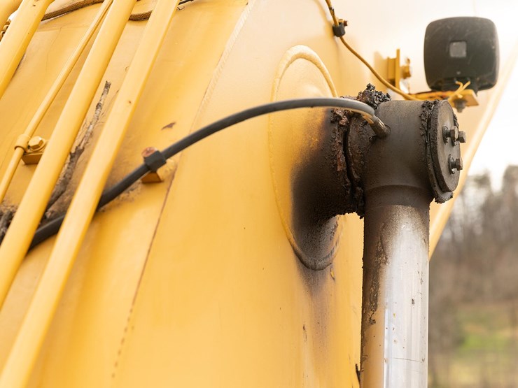 2013-caterpillar-324e-image-24