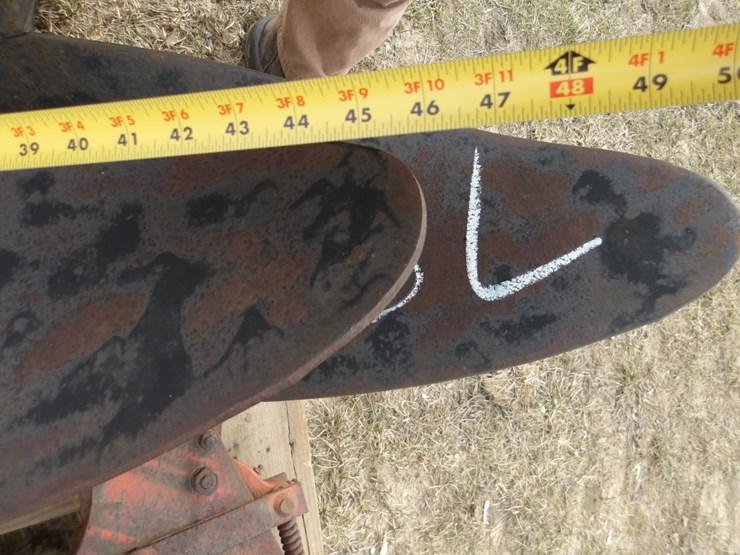 #7822-•-(2)-ac-plow-bottoms-w/-1-coulter-image-7