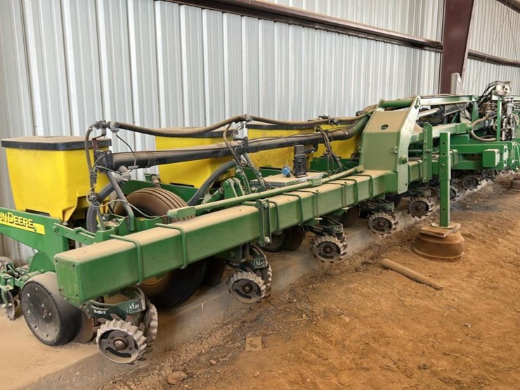 john-deere-1720-image-2