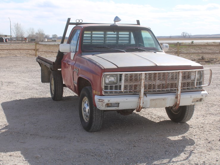 #3022-•-1980-chevy-silverado-3/4-ton-truck-with-flatbed-image-8