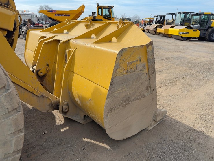 2010-caterpillar-966h-image-11