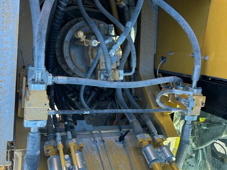 2018-caterpillar-336f-image-21