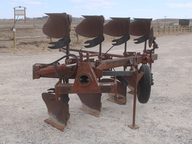 international-140-image-2