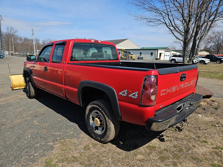 2005-chevrolet-2500hd-image-3