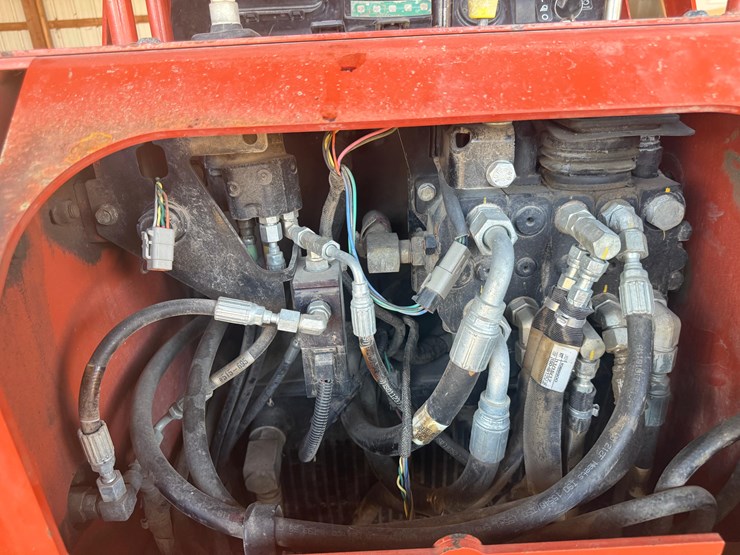 2018-ditch-witch-sk1550-image-10