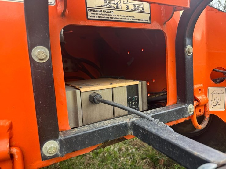 2016-jlg-t500j-image-49