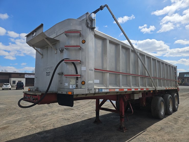 2001-j&j-aluminum-28'-tri/a-dump-trailer-image-1