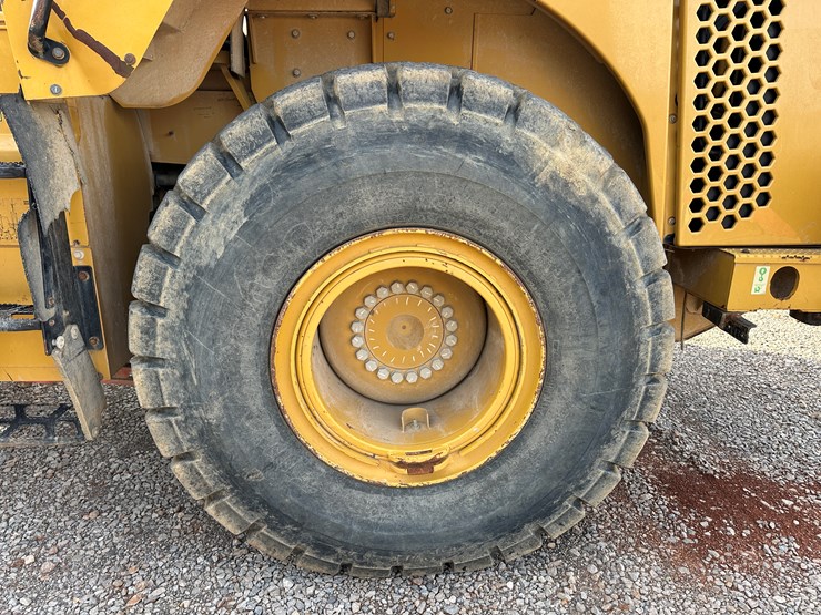 2012-caterpillar-950k-image-50