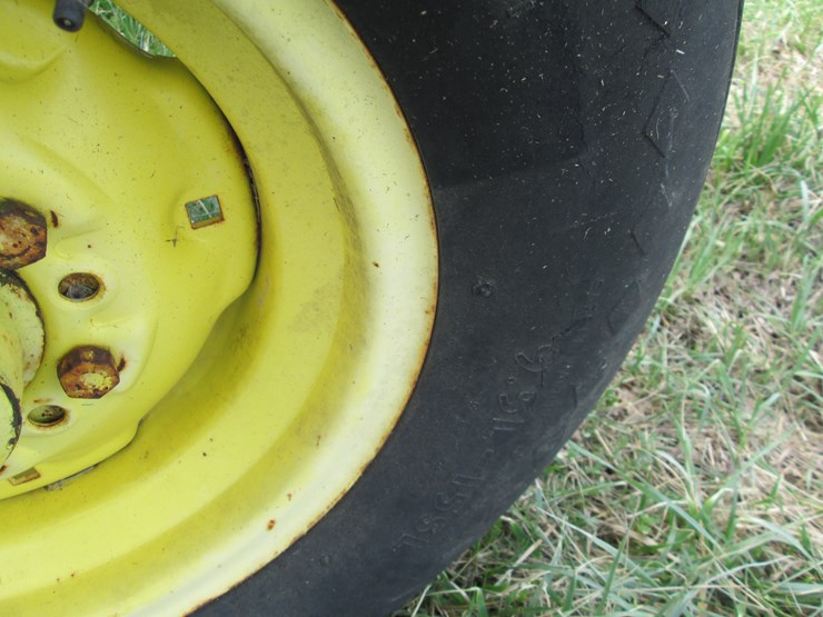 1975-john-deere-2030-image-11