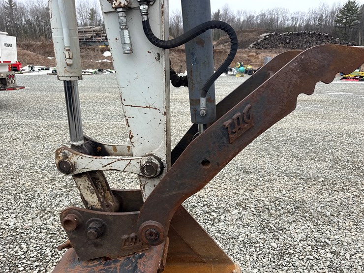 takeuchi-tb285-image-16