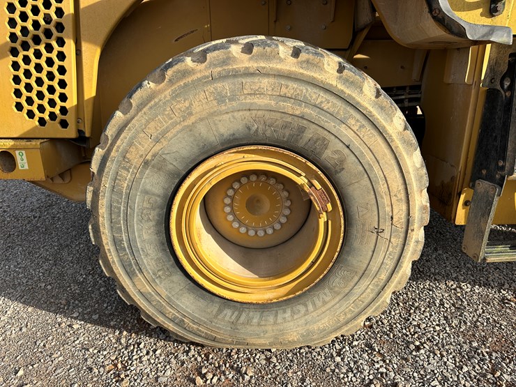 2012-caterpillar-950k-image-52