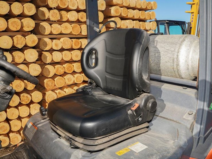 2016-toyota-8fg35u-image-15