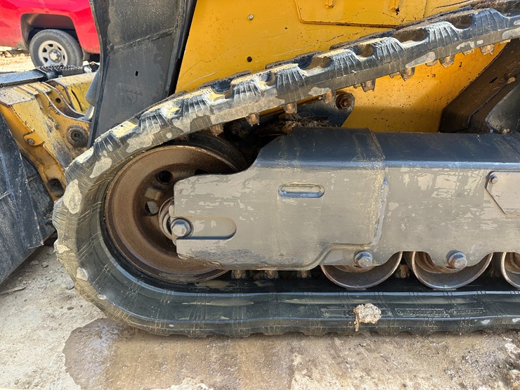 2019-deere-317g-image-39