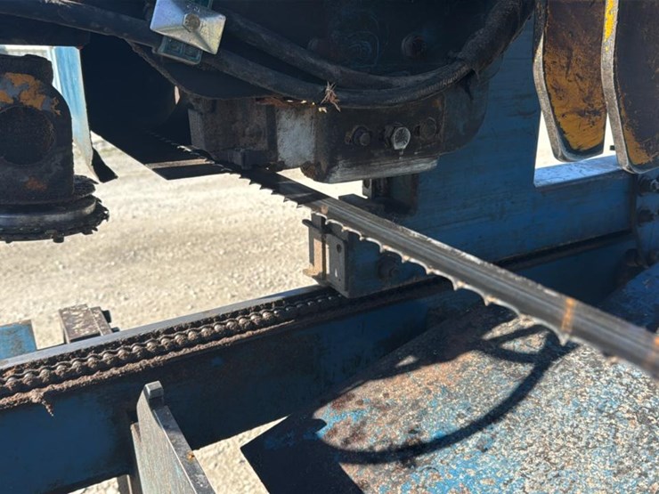 #142-•-2009-baker-3665d-portable-bandmill-image-11