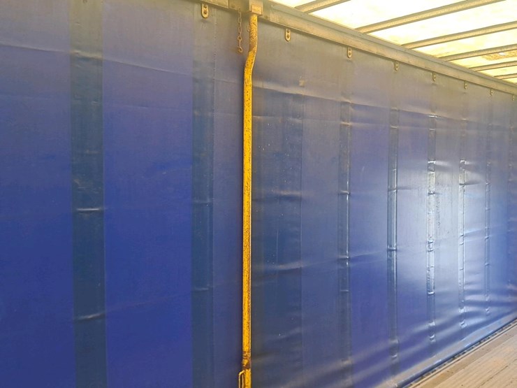 #131-•-2005-reitnourer-curtain-trailer-image-20