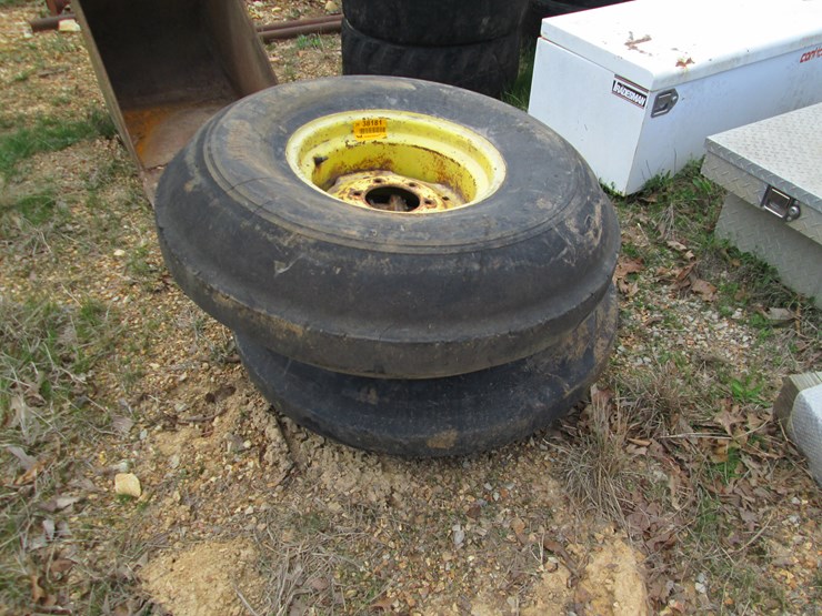 #38181-•-lot-of-(2)-11.00-16-tires-image-2