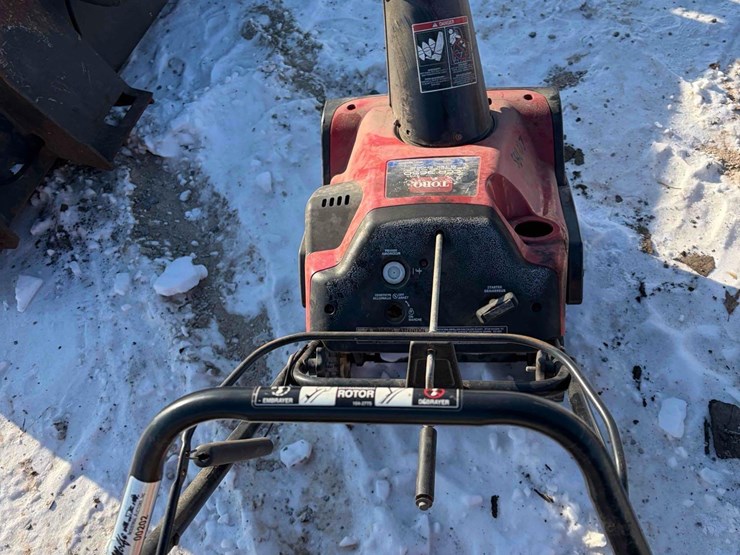 toro-ccr-3650-snow-blower-image-3