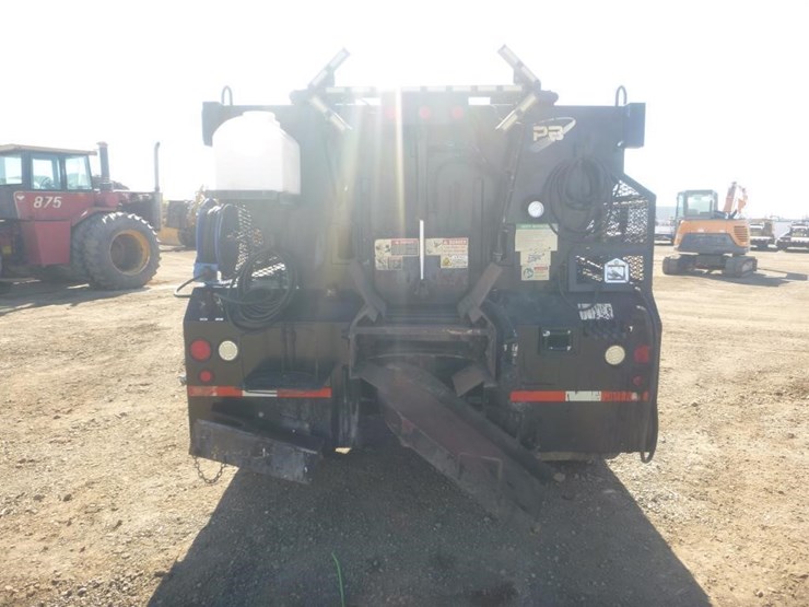 2013-ford-f650-image-6