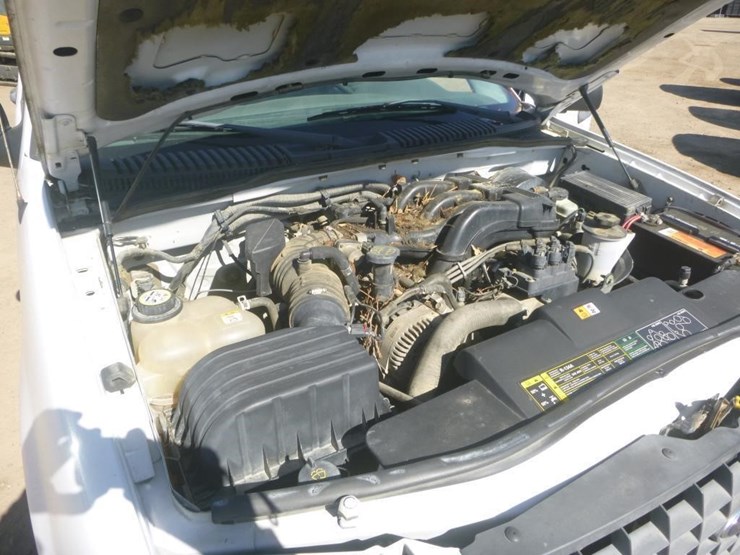 2004-ford-explorer-image-10