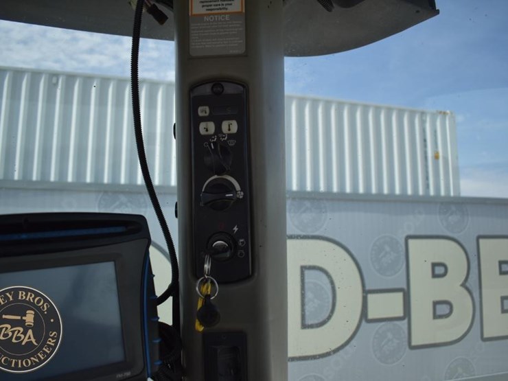 2004-challenger-mt765b-image-46