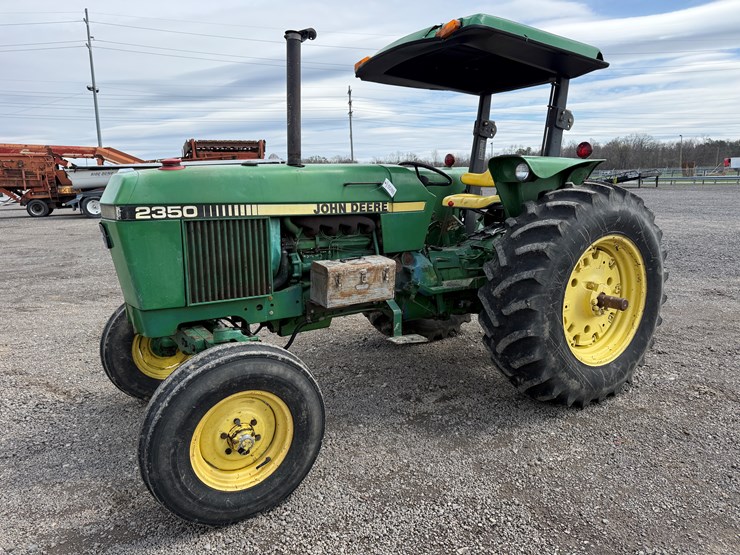 john-deere-2350-image-1